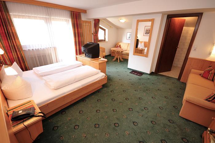 Apart Hotel Garni Strasser 젤암질러 객실 사진