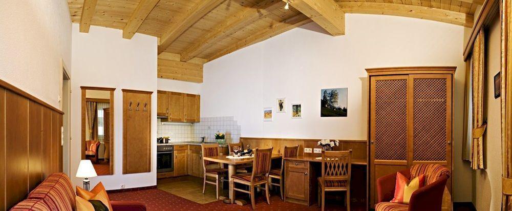 Apart Hotel Garni Strasser 젤암질러 외부 사진