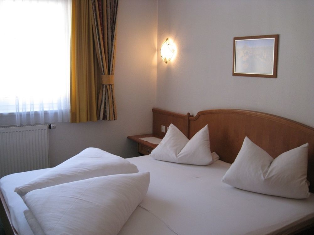 Apart Hotel Garni Strasser 젤암질러 외부 사진