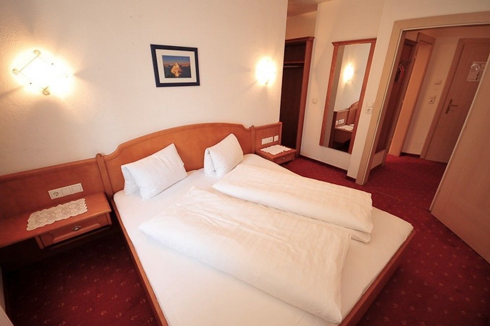 Apart Hotel Garni Strasser 젤암질러 외부 사진