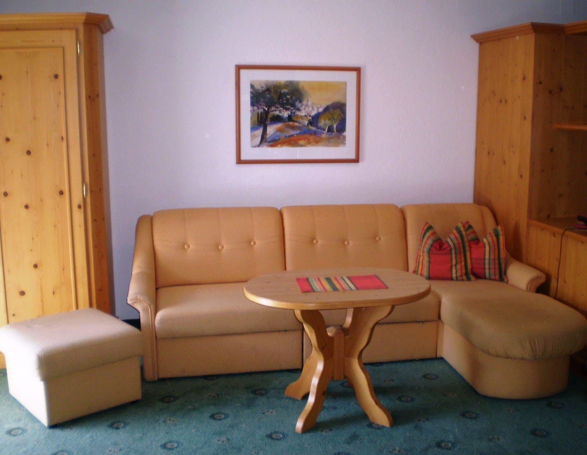Apart Hotel Garni Strasser 젤암질러 외부 사진